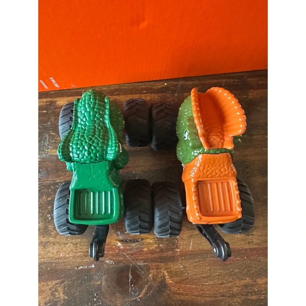 Monster Truck Dino Toy Lot‎ of 3 T-Rex Spinosaurus Triceratops One Rev Up